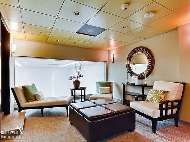 Building Photo - Modern Unfurnished Studio in the Heart of San Diego!