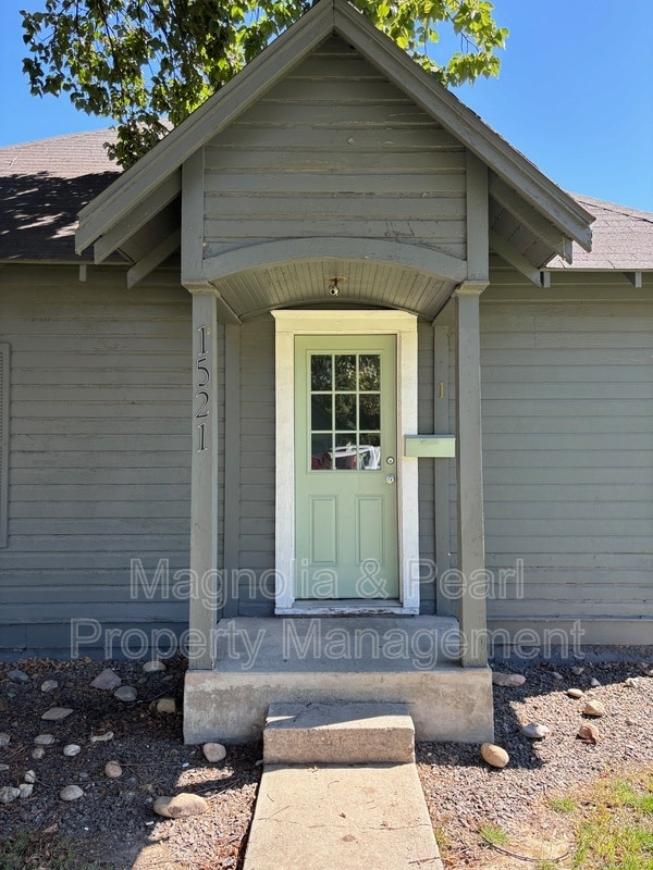 Building Photo - 1521 Blaine St