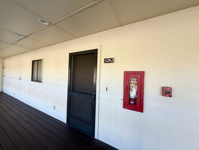 Building Photo - Bright & Modern 2-Bed Condo Overlooking Pond and Golf Course in Saddlebrook!