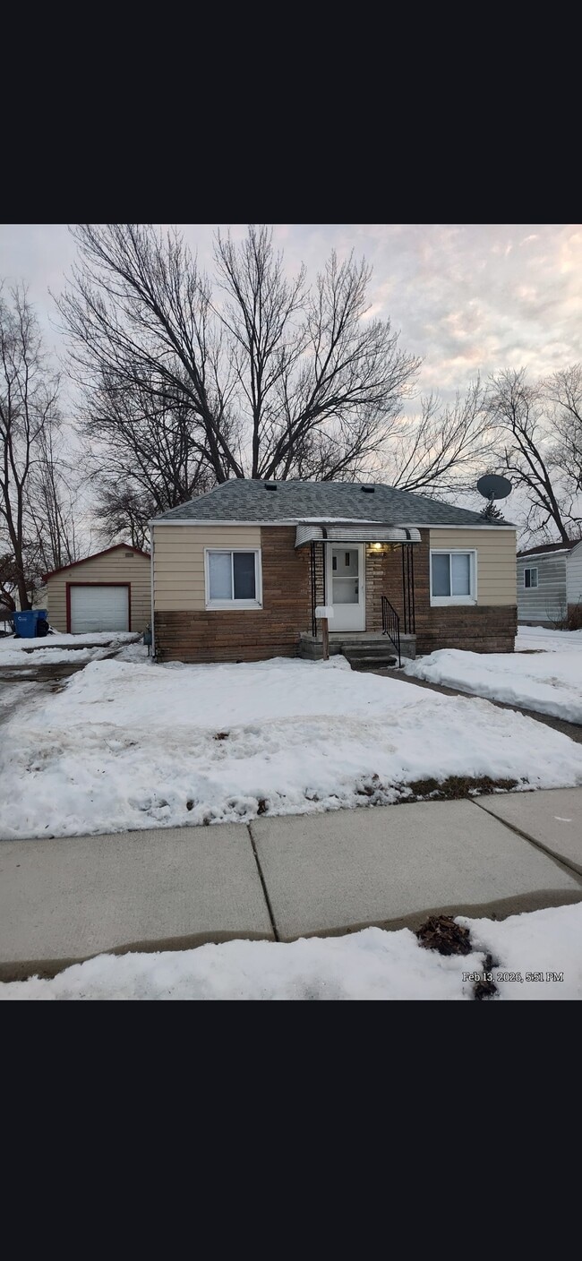 Building Photo - 11052 Chapp Ave