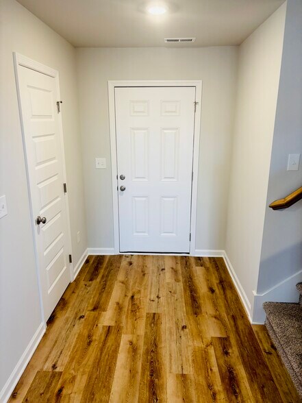 Building Photo - 27935 Chalmers Cir