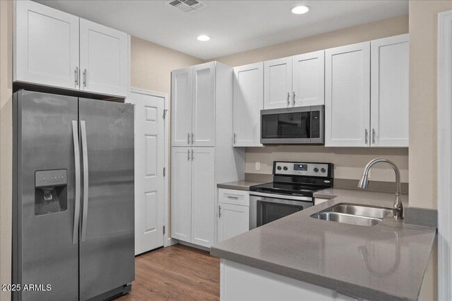 Primary Photo - 1406 W Main St