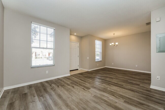 Building Photo - 30138 Wellesley Way