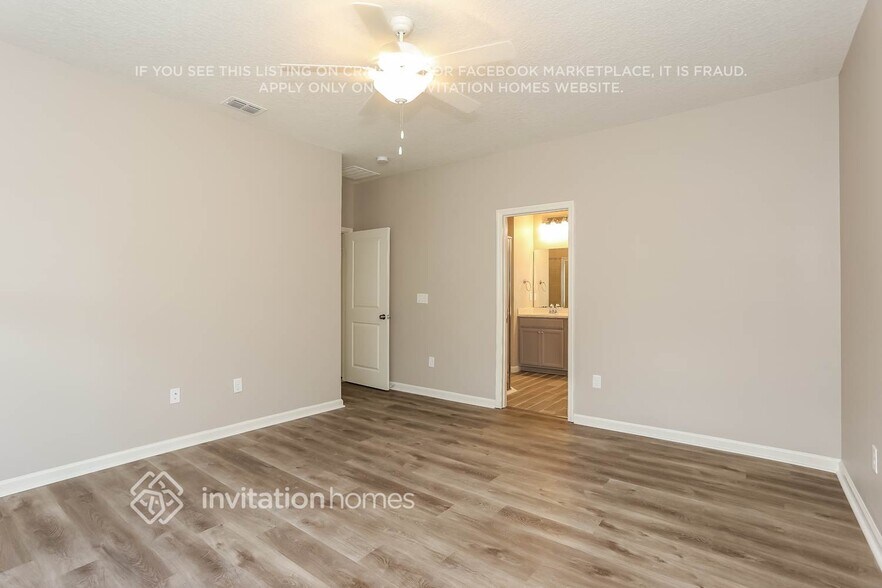 Building Photo - 9914 Lemon Grass Ln