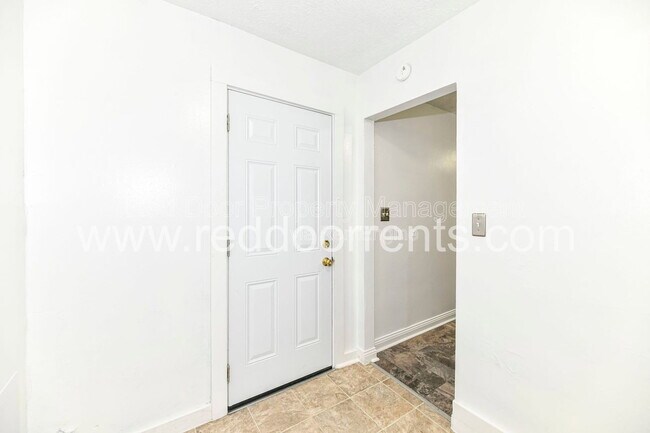 Building Photo - 5361 E Burgess Ave