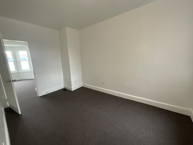 Building Photo - 934 Madison Ave