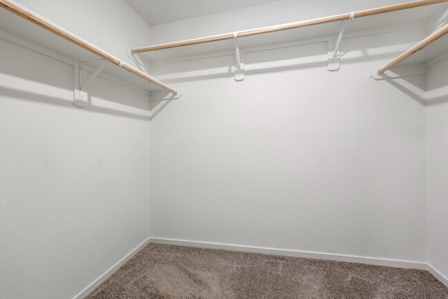 Building Photo - 325 Woodland Hills Dr