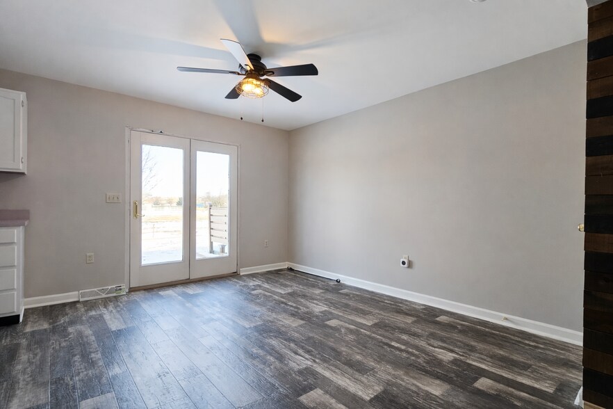 Building Photo - 27 Penny Ln