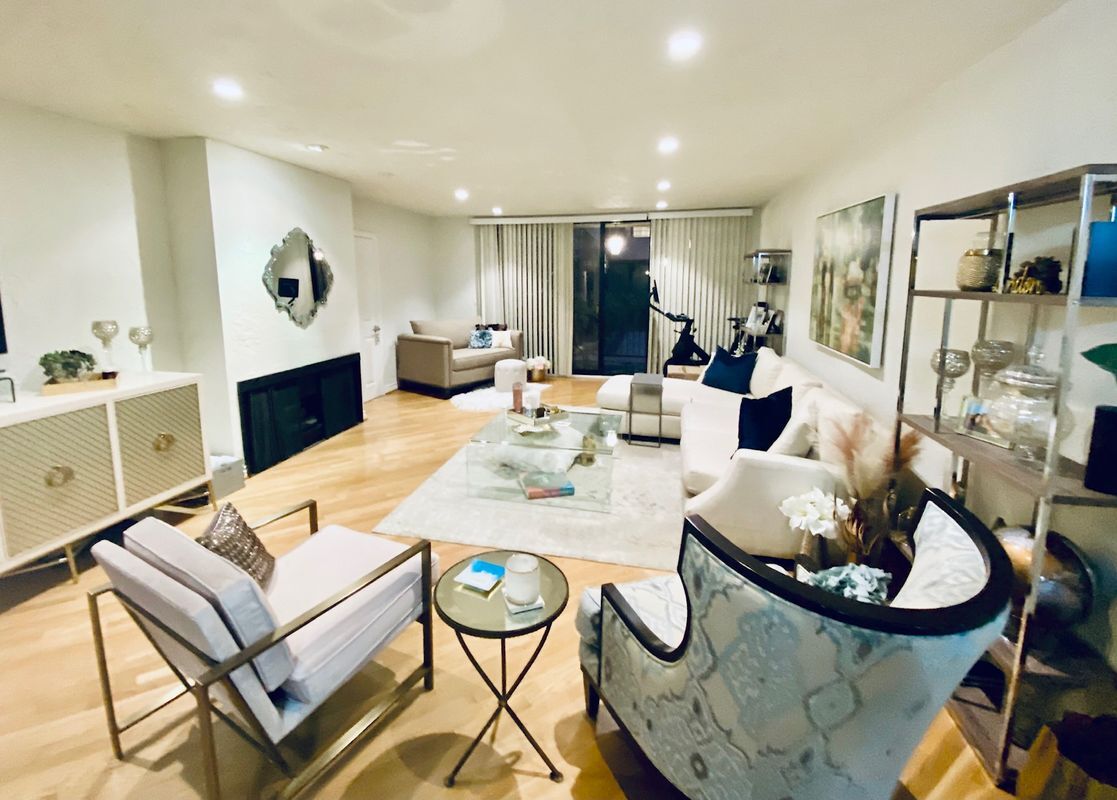 Building Photo - 8455 Fountain Ave