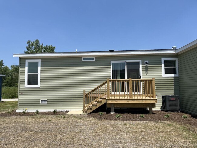 Building Photo - 5045 W Sawgrass Dr