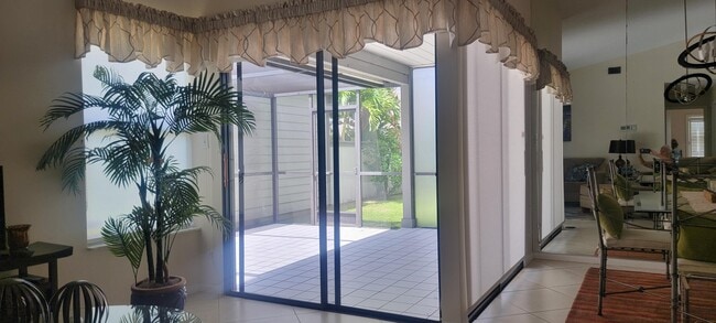 Building Photo - 2529 Bedford Mews Dr