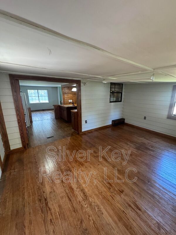 Building Photo - 123 Co Rd 622