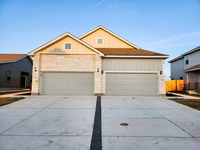 Primary Photo - Beautiful Home in Cibolo