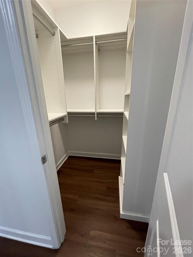 Building Photo - 7924 E Lane Dr