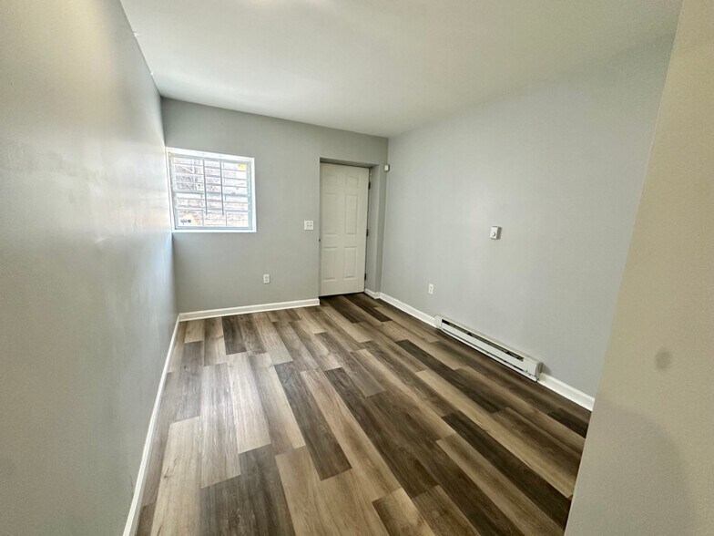 Building Photo - 347 Ridgewood Ave