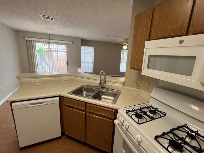 Building Photo - 7209 Aldea Dr
