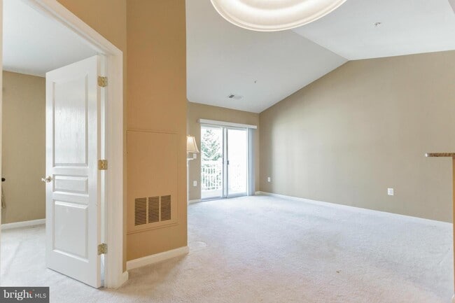Building Photo - 2204 Westcourt Ln