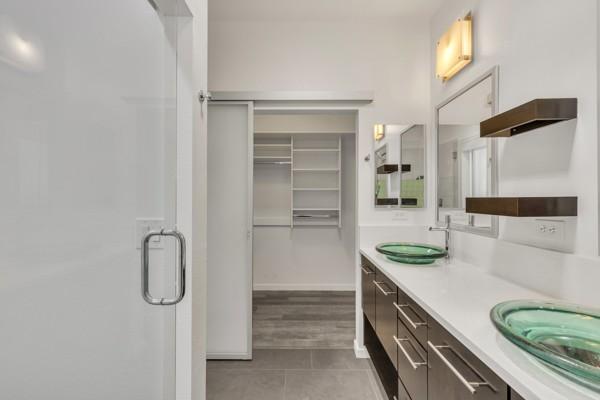 Building Photo - 1665 E Lafayette Ave