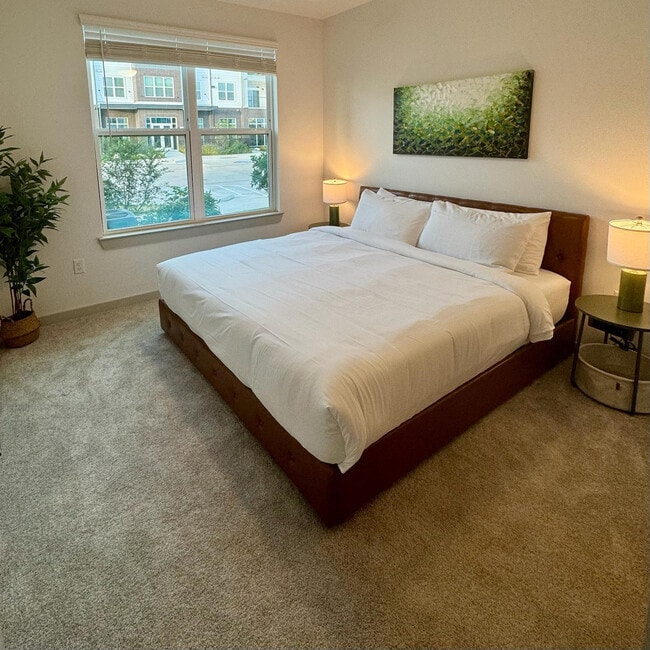 Building Photo - 1301 Leah Ave