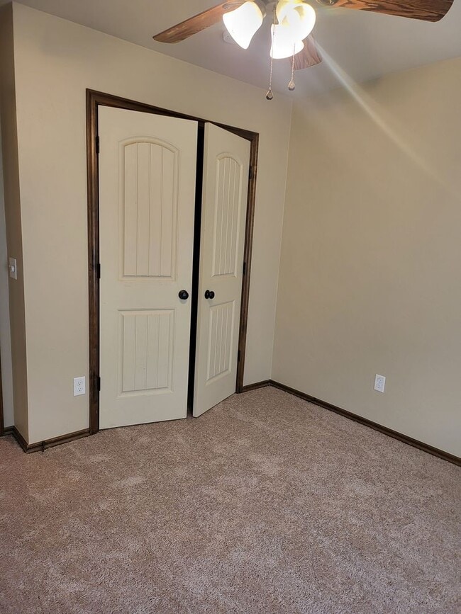 Building Photo - ?Gorgeous Home in the Valencia Neighborhoo...