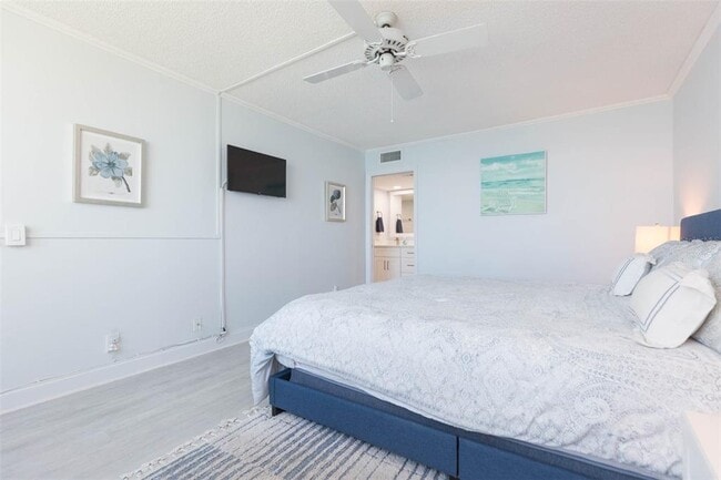 Building Photo - 5825 PUERTA DEL SOL Blvd
