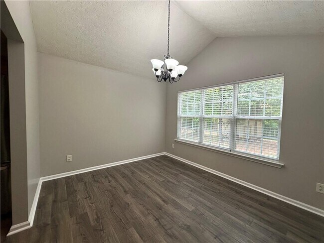 Building Photo - 1080 Hunters Crossing Ln