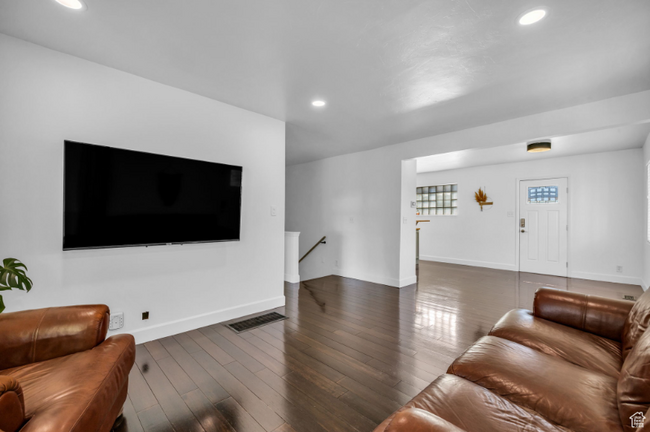 Building Photo - 676 N 1200 W