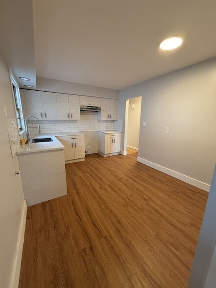 Building Photo - 366 W 16th Pl