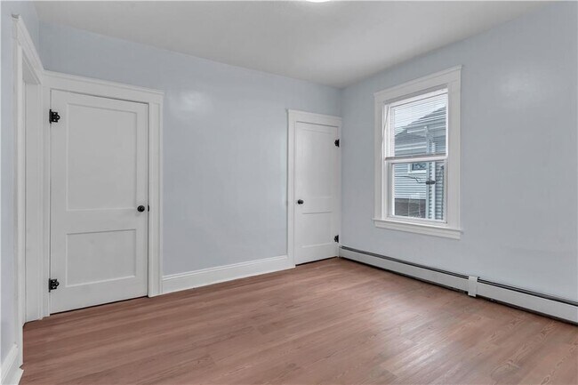 Building Photo - 135 Illinois St