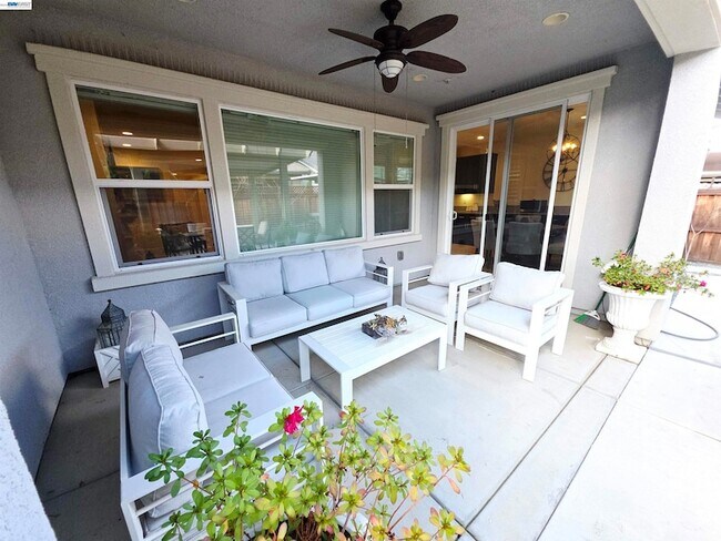 Building Photo - 2488 Remy Cantos Dr