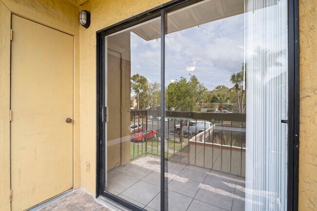 Building Photo - Affordable 2 bedroom 2 bathroom Condo in Fort Myers