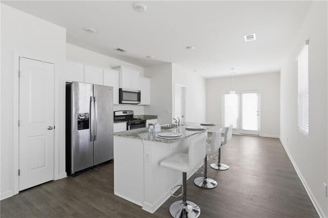 Building Photo - 5515 Foxglove Wy