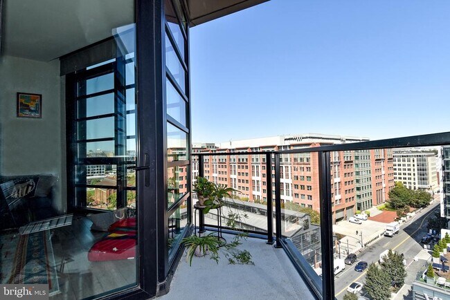 Building Photo - 1300 4th St SE