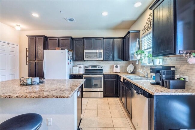 Building Photo - 712 Lost Pines Ln