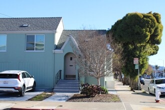 Building Photo - 500 Civic Center St