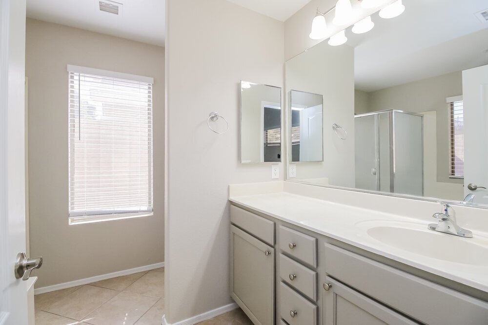 Building Photo - 10912 E Dragoon Ave