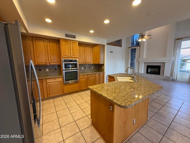 Building Photo - 3213 E Desert Flower Ln