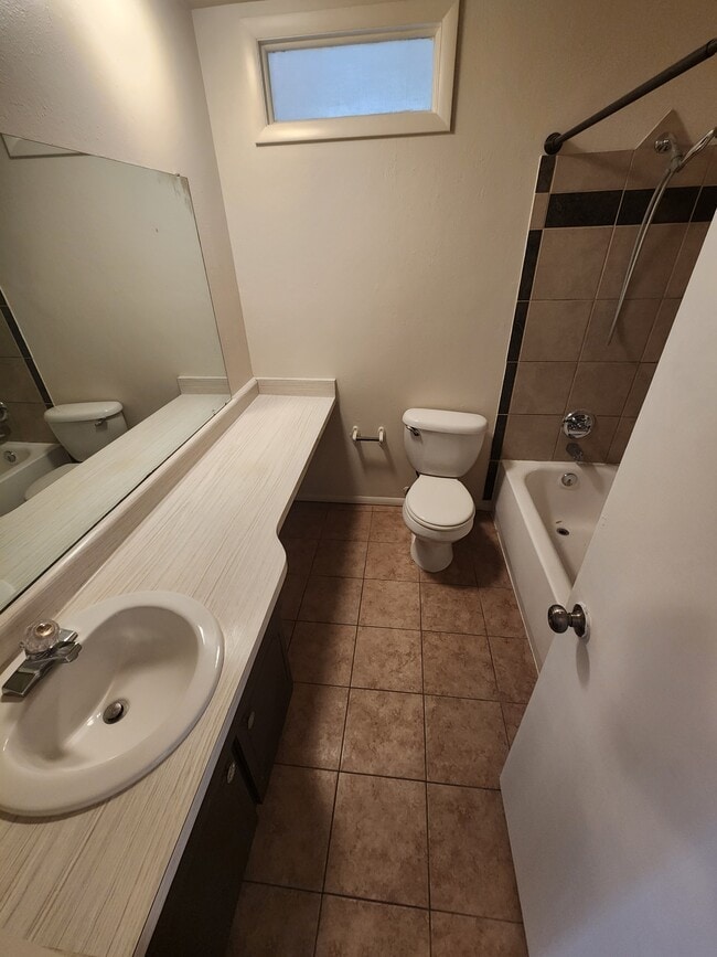 Building Photo - 677 Bridger Dr