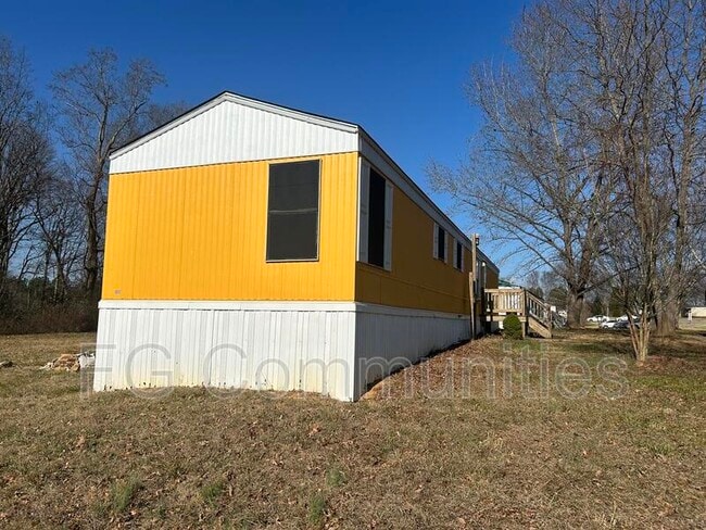 Building Photo - 147 Oak Knoll Dr