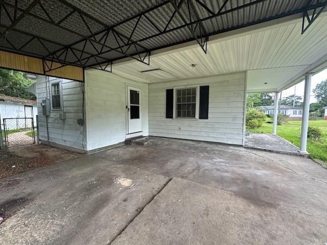 Building Photo - 2655 Farnell Dr