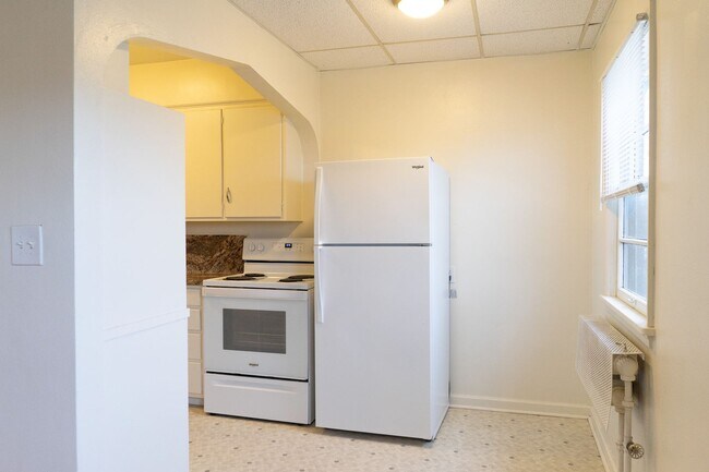 Building Photo - Finally, a Place That’s All Yours — Cozy Downtown 1bd/1bth Awaits!