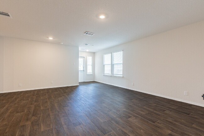 Building Photo - 1030 Andean Emerald