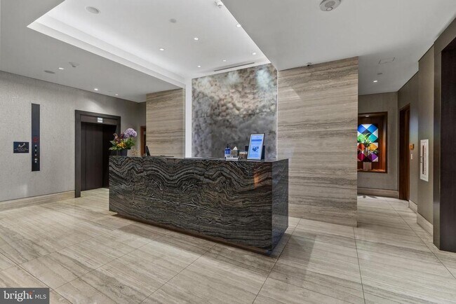 Building Photo - 300 International Drive