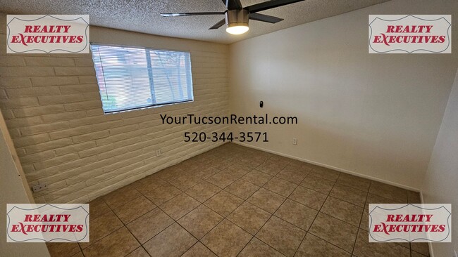 Building Photo - Country Club & Fort Lowell area - 2 Beds 1 bath with AC