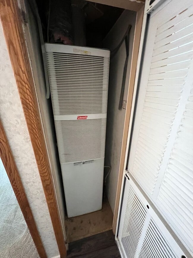 Building Photo - 3 Bedroom 2 Bath High-End Mobile Home with...