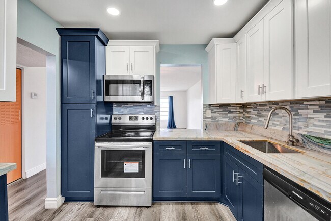 Building Photo - 2430 SW 81st Ave