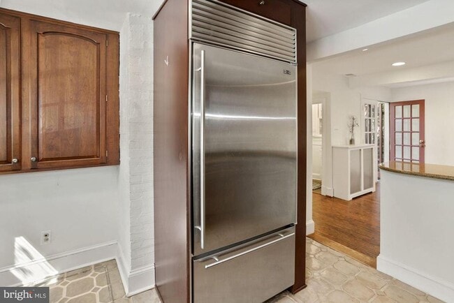 Building Photo - 1537 33rd St NW