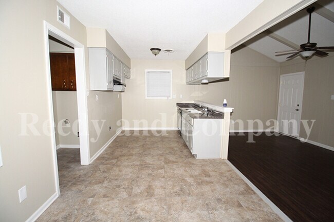 Building Photo - 4074 Stowe St