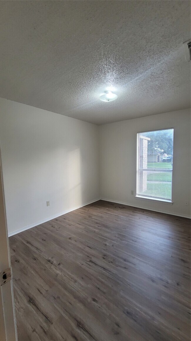 Building Photo - 18214 Almonte Ln
