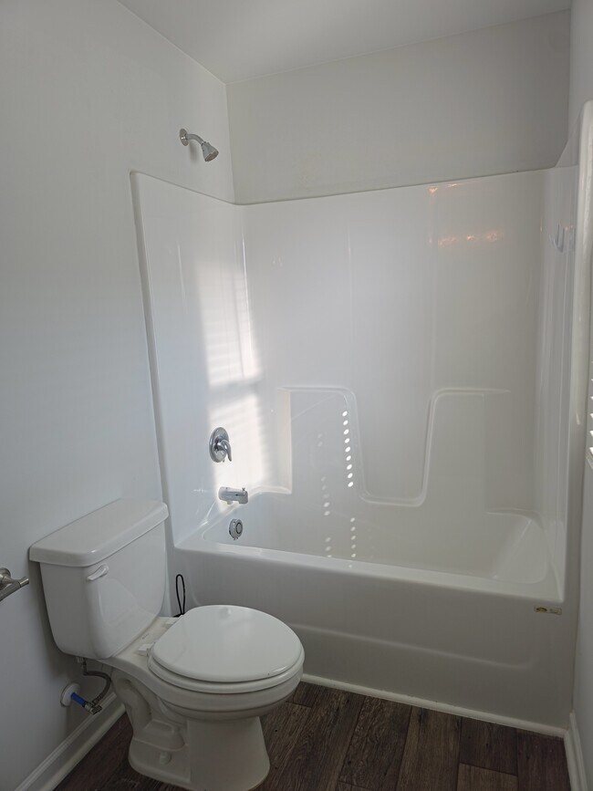 Building Photo - 129 Maple Tree Ln